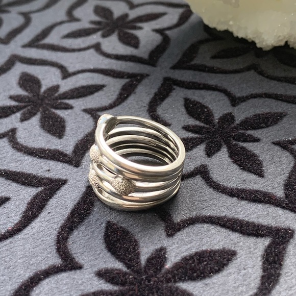 925 Sterling Silver Ring - Picture 2 of 7